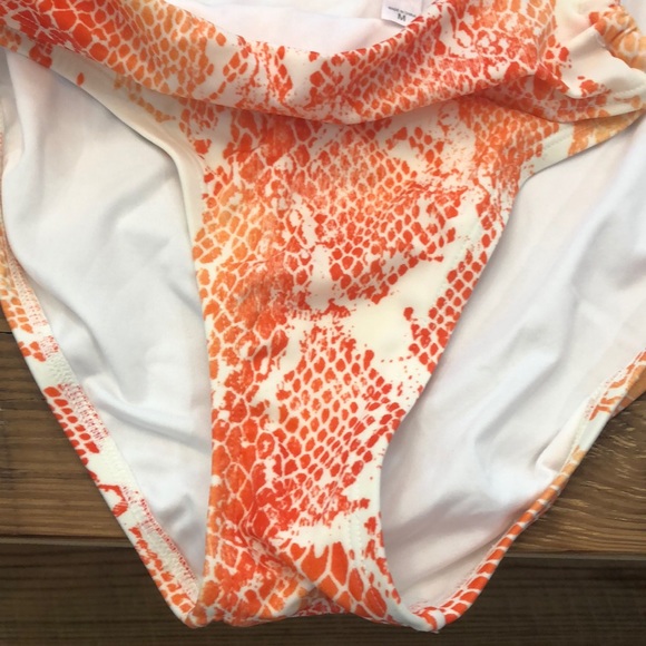 Victoria Secret - Picture 5 of 5